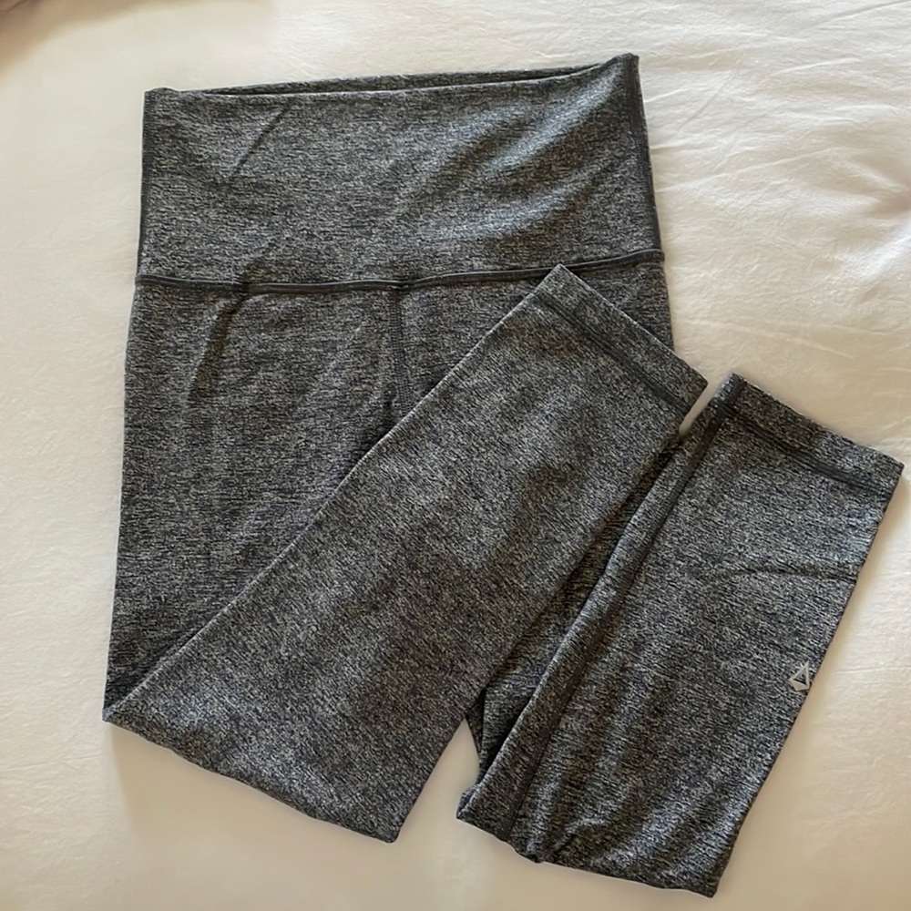 Womens/girls 19” crop leggings from Ivivva Lululemon